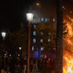 ‘let’s-go-to-footlocker!’-french-style-unrest-spreads-to-spain-as-youths-riot-and-loot-in-barcelona
