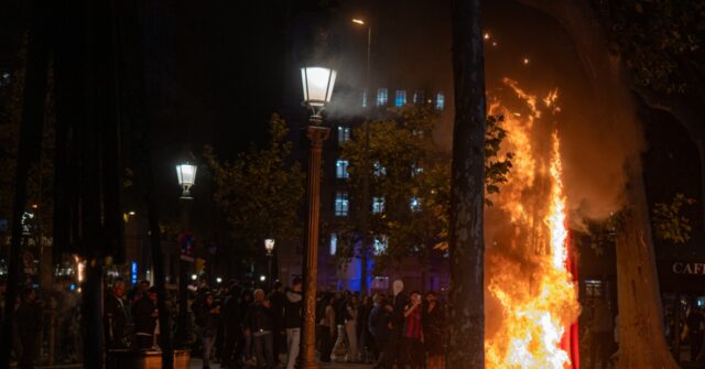 ‘let’s-go-to-footlocker!’-french-style-unrest-spreads-to-spain-as-youths-riot-and-loot-in-barcelona