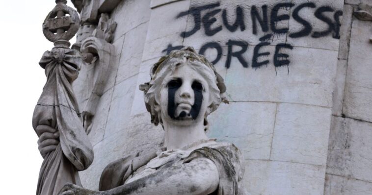 constitutional-attorney:-if-we’re-not-careful,-the-us-could-end-up-like-france
