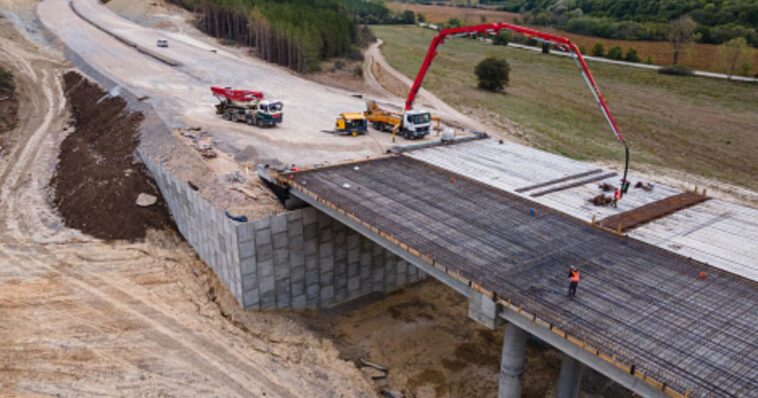 beijing-is-building-a-massive-bridge-in-america’s-backyard