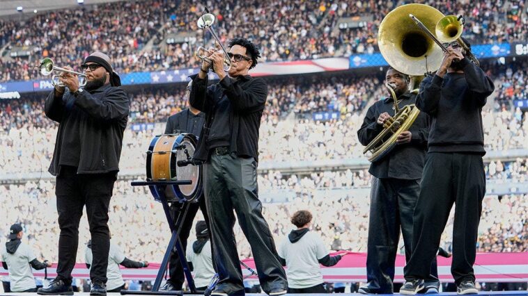 unique-national-anthem-ahead-of-nfl-paris-game-between-steelers-and-saints-draws-mixed-reviews