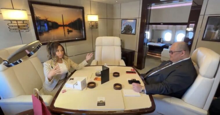 watch:-“ask-hillary-how-fake-the-polls-are!”-–-rapper-nicki-minaj-roasts-hillary-clinton,-says-trump-“won-three-elections”-while-traveling-on-air-force-one-to-michigan-rally