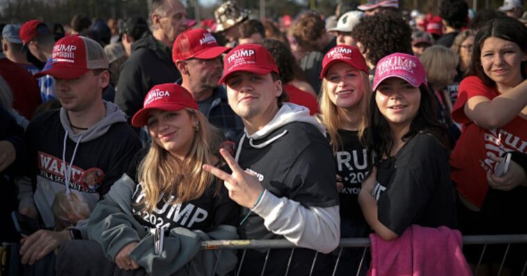 young-voters-who-helped-hand-trump-white-house-are-flocking-back-to-dems-for-the-midterms:-poll