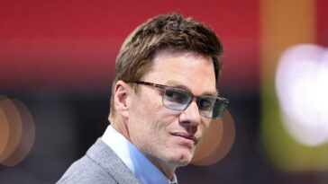 tom-brady-rips-nfl-refs-during-lions-packers-game:-‘what-is-that?!’