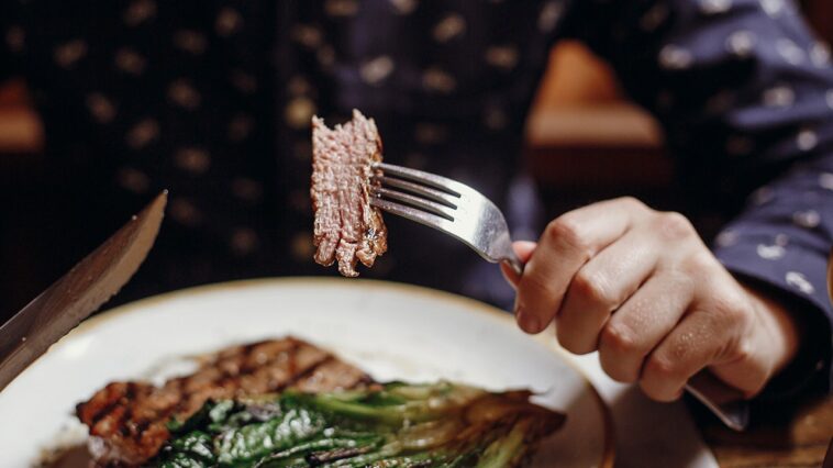 man-says-texas-roadhouse-served-him-$20-steak-instead-of-pricier-filet-multiple-times
