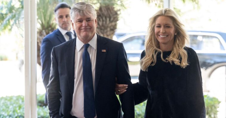 hannity,-earhardt-officially-marry-over-weekend-in-front-of-trump-family,-fox-friends-in-florida