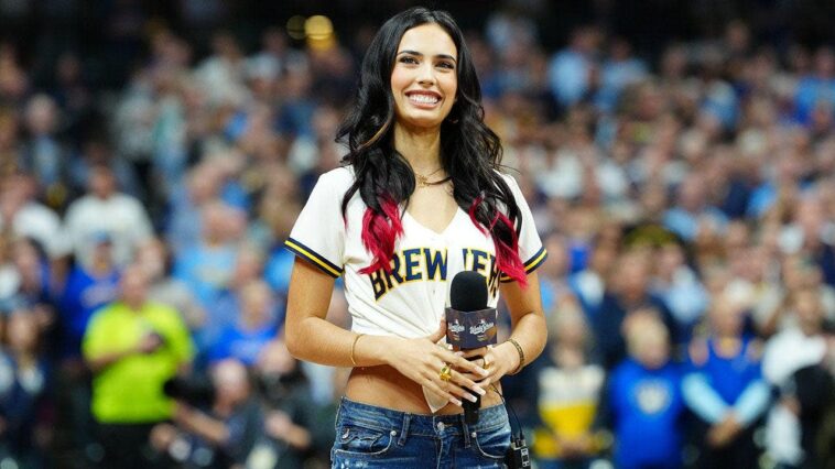 kylie-cantrall’s-world-series-national-anthem-being-called-best-since-whitney-by-some,-nfl-memes-&-ric-update