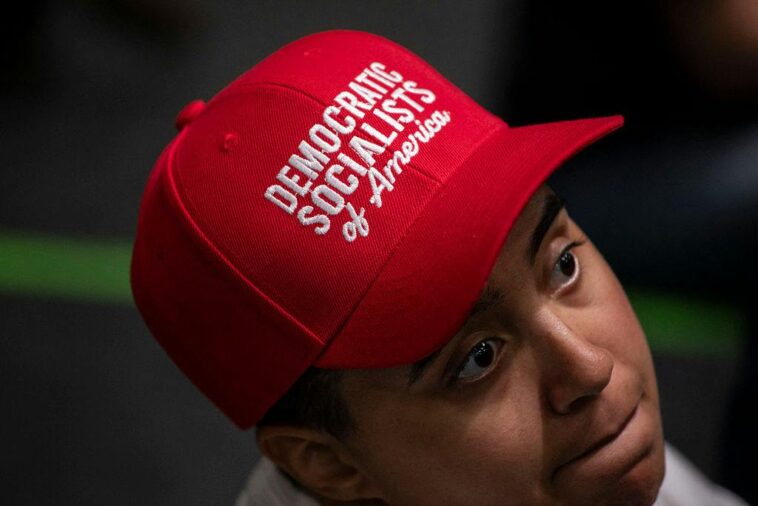swing-voters-sour-on-democratic-socialists-—-but-republicans-have-a-problem,-too