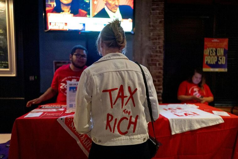 how-comrade-zoomers-are-re-branding-the-american-dream-into-a-national-nightmare