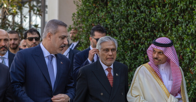 saudi-arabia,-turkey,-pakistan-hold-emergency-talks-in-iran-amid-fears-of-renewed-war