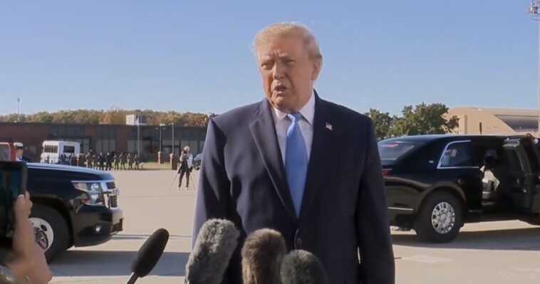 watch:-trump-shreds-obama-for-cheesecake-factory-comments,-“he-doesn’t-notice-the-dirt-and-filth-that-hadn’t-been-cleaned”