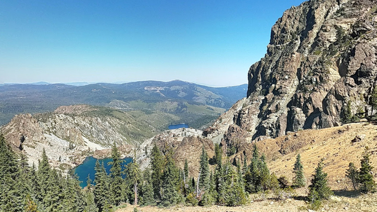 stranded-hikers-cling-to-steep-california-mountain-ridge-as-helicopter-crew-swoops-in