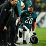 saquon-barkley-suffers-new-injury-in-disastrous-eagles-return