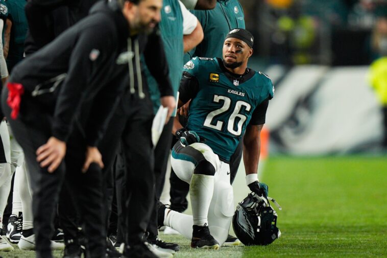 saquon-barkley-suffers-new-injury-in-disastrous-eagles-return