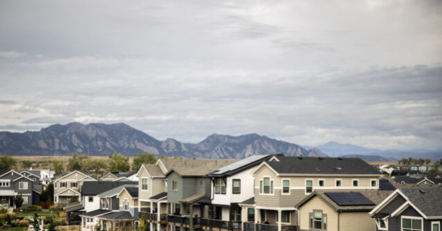 new-home-sales-top-forecasts-as-builders-cut-prices