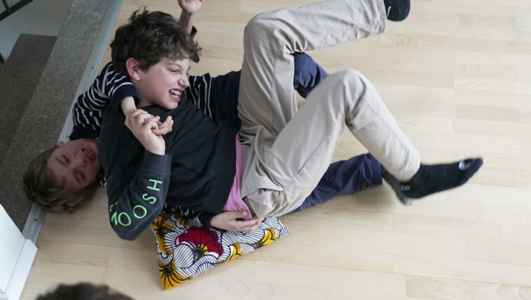 siblings-take-a-break-from-fighting-to-fight-some-more