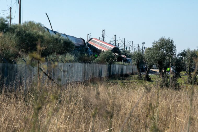 at-least-10-killed-in-crash-involving-two-high-speed-trains-in-spain:-reports