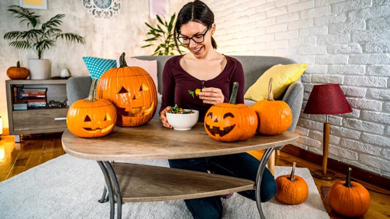 halloween-candy-favorites-could-leave-adults-with-cracked-teeth-and-far-worse,-says-dentist