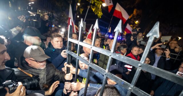 ‘coup-d’etat’:-polish-politicians-physically-clash-as-globalist-tusk-gov’t-seeks-forceful-takeover-of-constitutional-tribunal